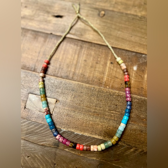 Natural Bead Multi Color Necklace/ Choker - Picture 6 of 9